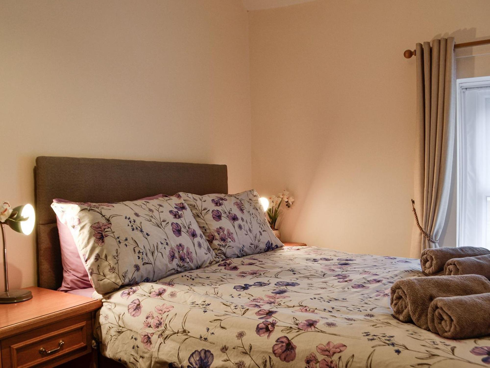 אברגאבני Rhonas Cottage מראה חיצוני תמונה
